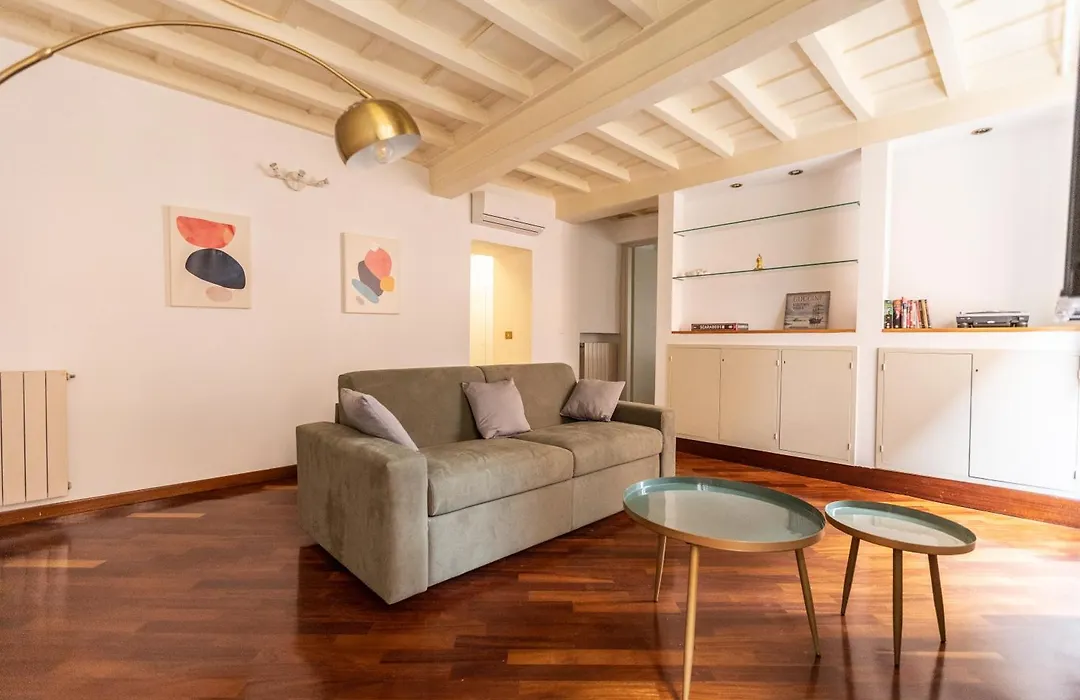 Piazza Navona Classy & Large Apartment-1